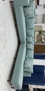 حرف L مقاس ٣×٣ ب ١٨٠٠ ريال