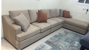 حرف L مقاس ٣×٣ ب ١٨٠٠ ريال