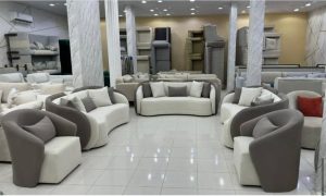 حرف L مقاس ٣×٣ ب ١٨٠٠ ريال